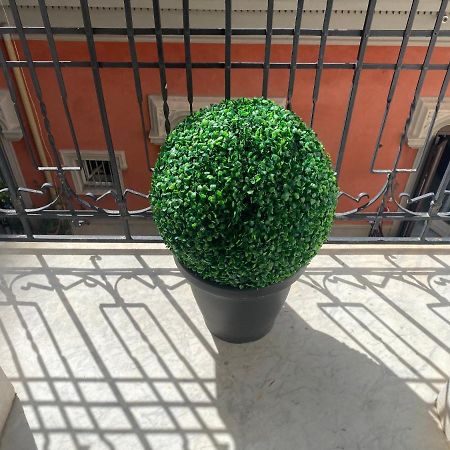 “La Pinta” Elegante Appartamento Al Vomero Napoli Ngoại thất bức ảnh