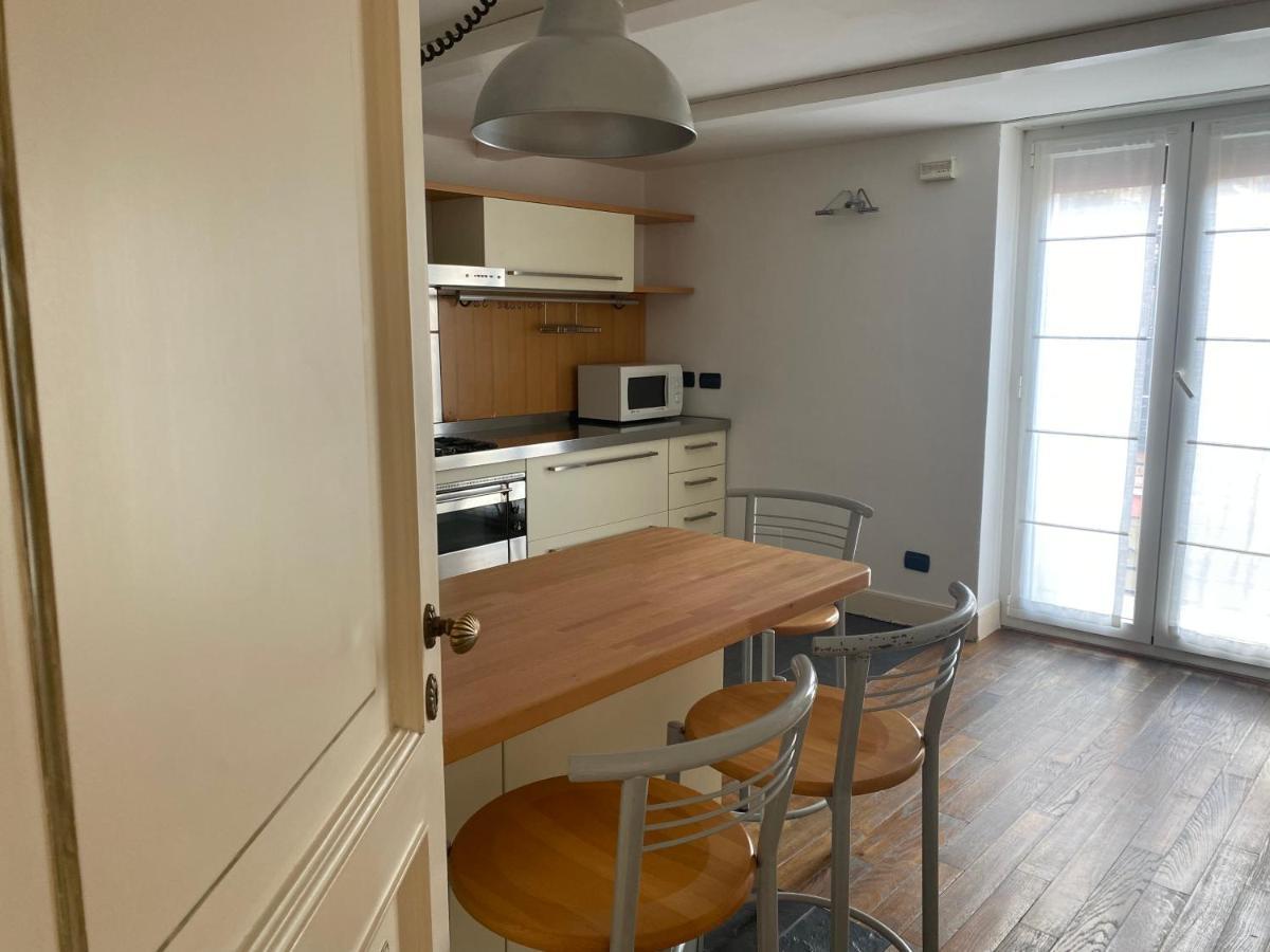 “La Pinta” Elegante Appartamento Al Vomero Napoli Ngoại thất bức ảnh