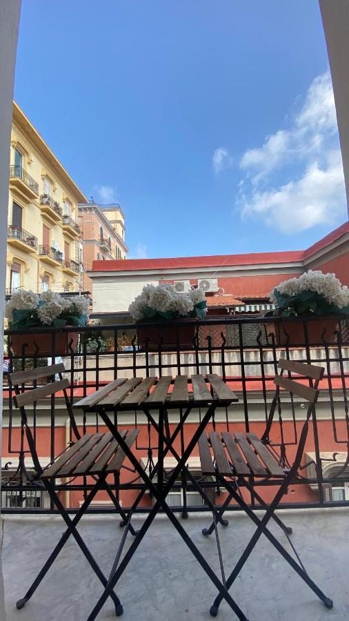 “La Pinta” Elegante Appartamento Al Vomero Napoli Ngoại thất bức ảnh
